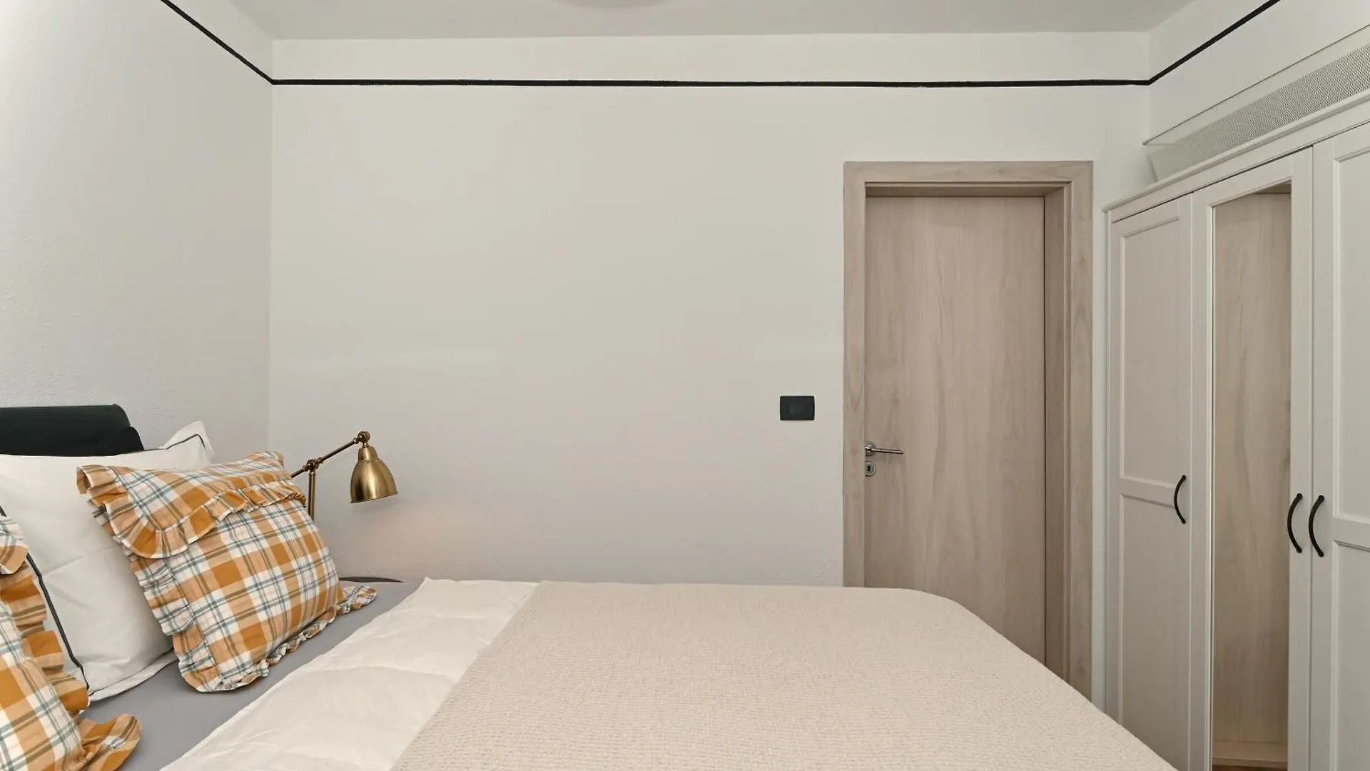 Milin Dom Apartment Hotel Split 0*,